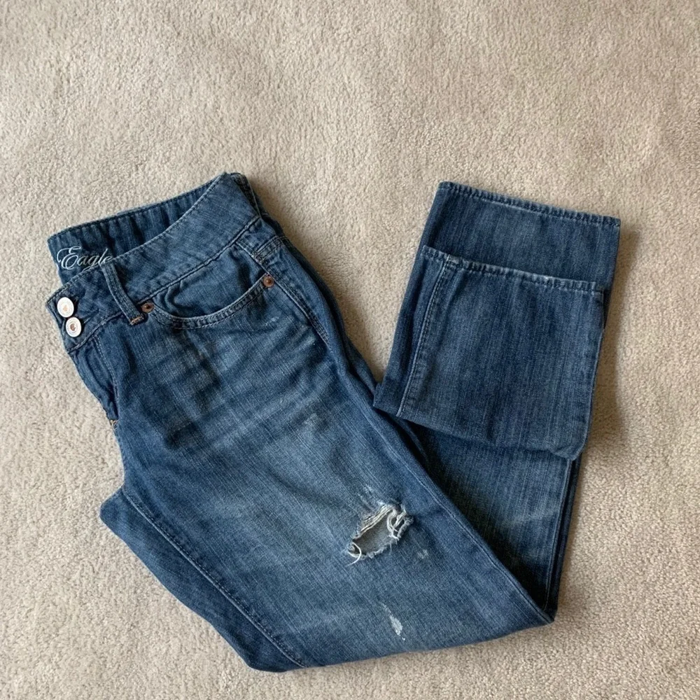 American Eagle Distressed jeans, Live your life, size 2